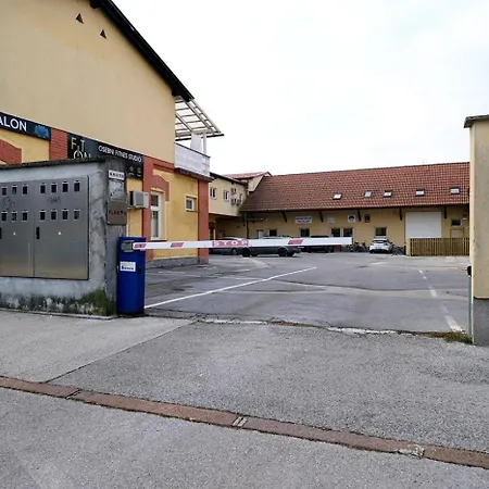 Ljubljana City Studio Apartment Joy Tour As With Free Private Parking Exterior photo